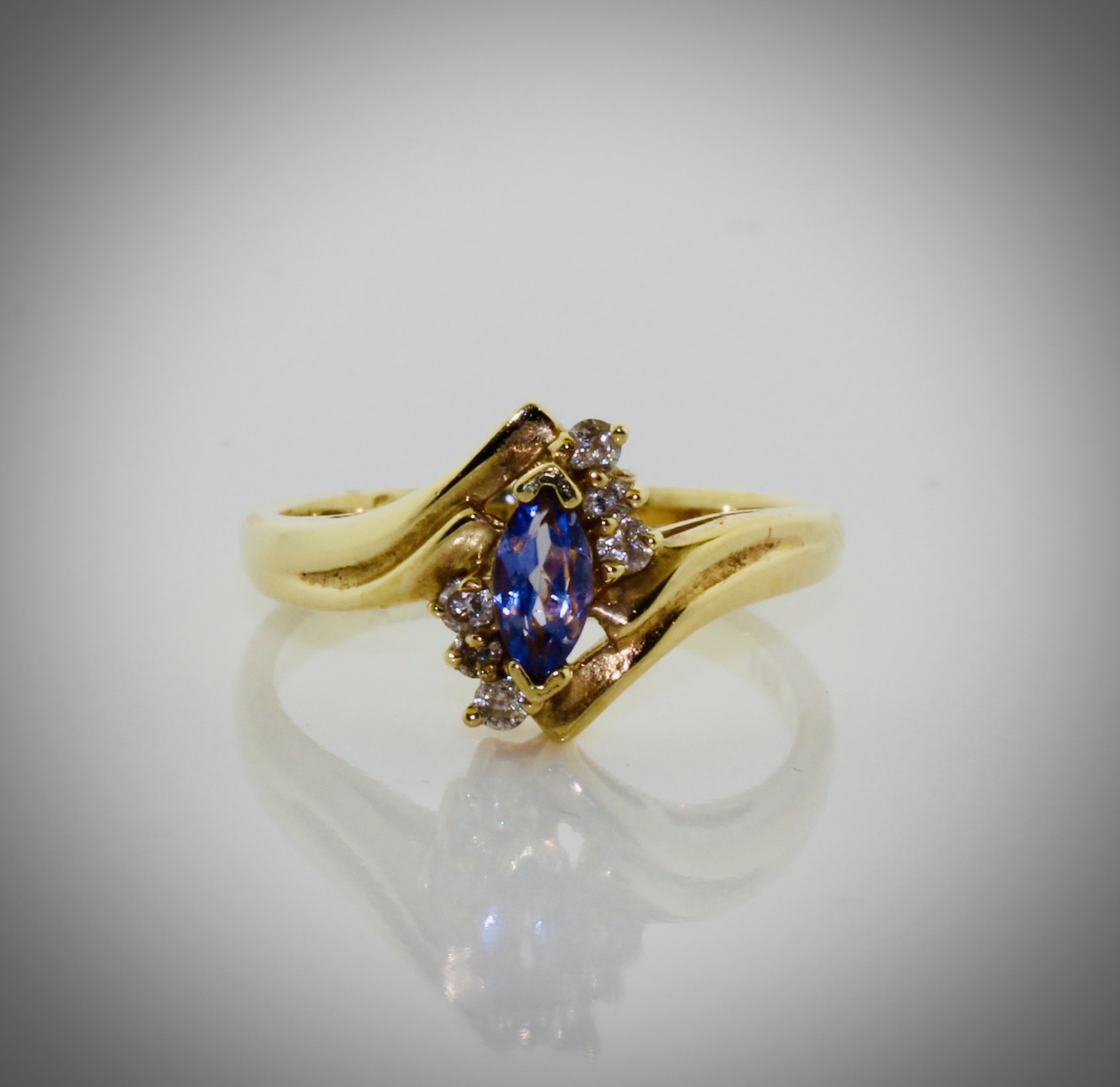 14K Yellow Gold Tanzanite (.20ct) and Diamond (.09ctw) Ring