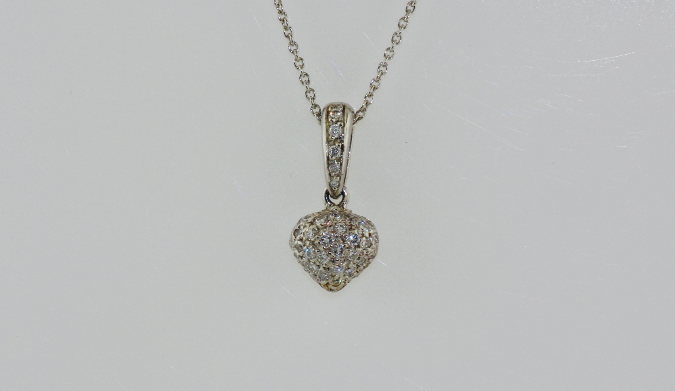 14K White Gold Rounded Diamond Embedded Heart Pendant