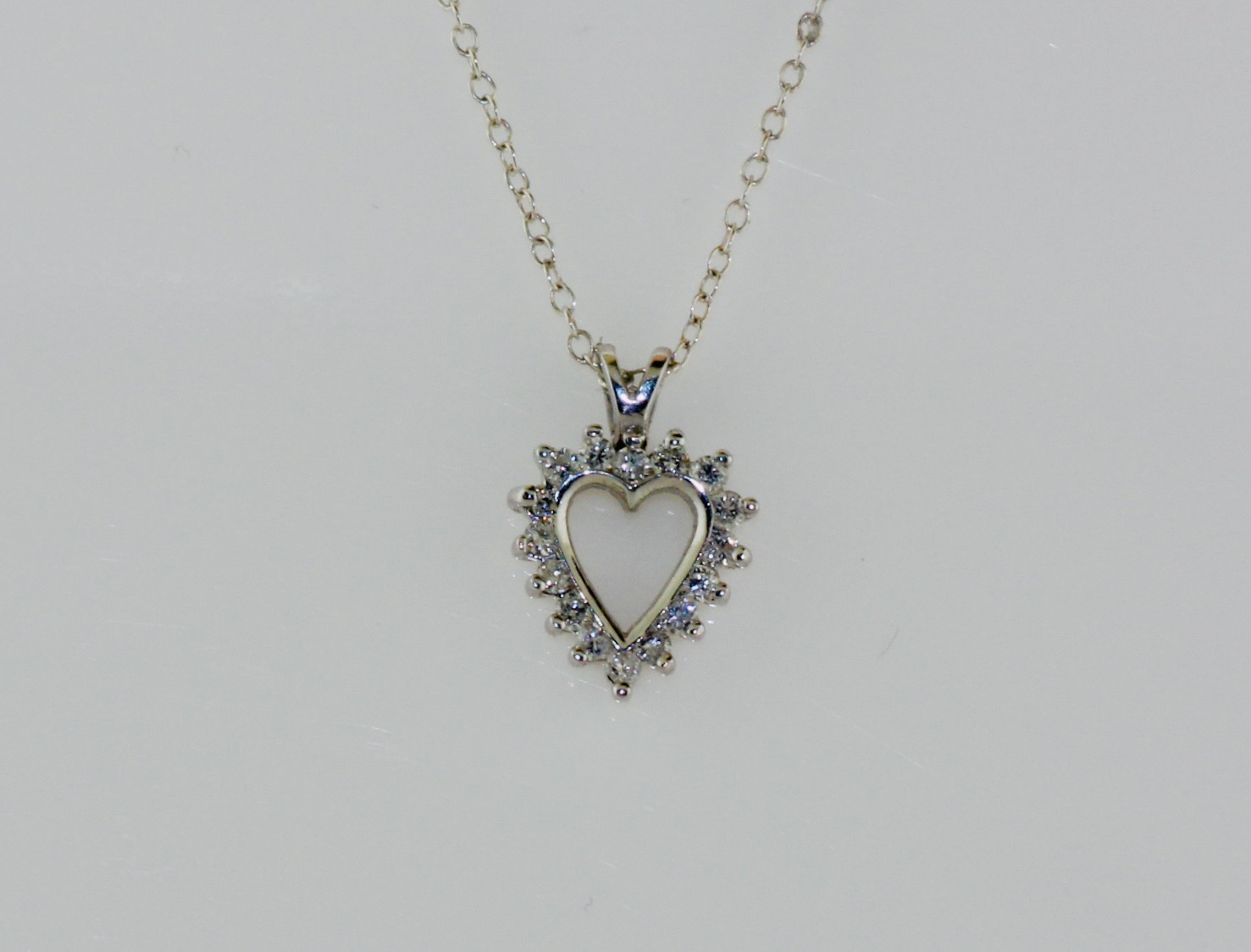 14K White Gold Diamond Heart Pendant