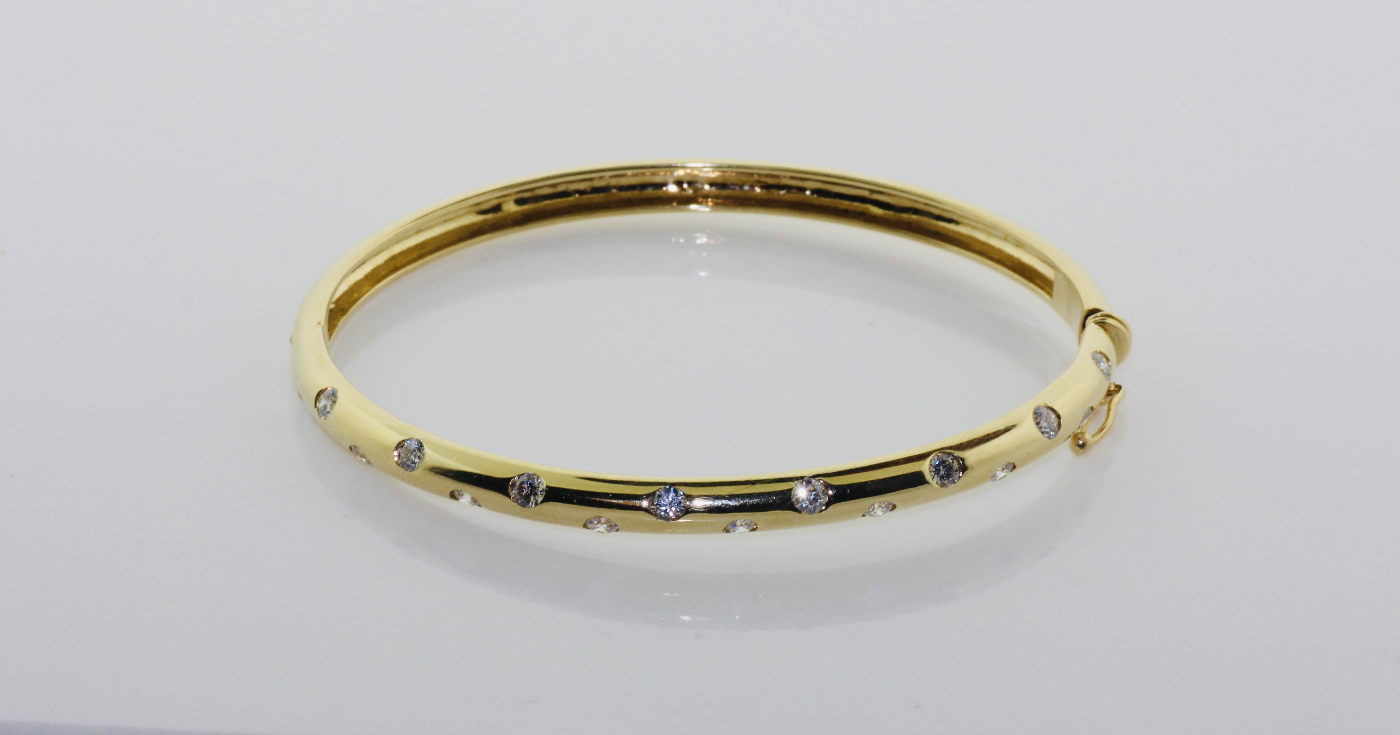 14K Yellow Gold Bezel Set Diamond (1.50ctw) Bangle