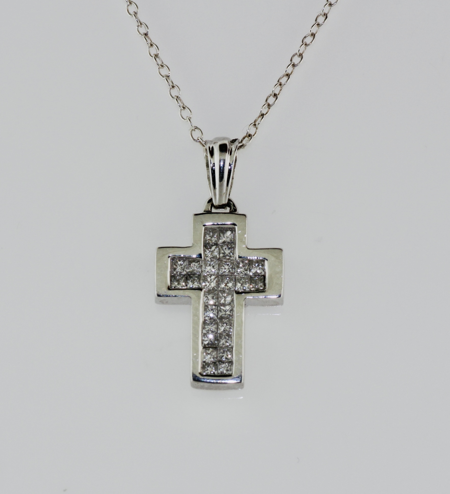 14K White Gold Diamond (1.12ctw) Cross