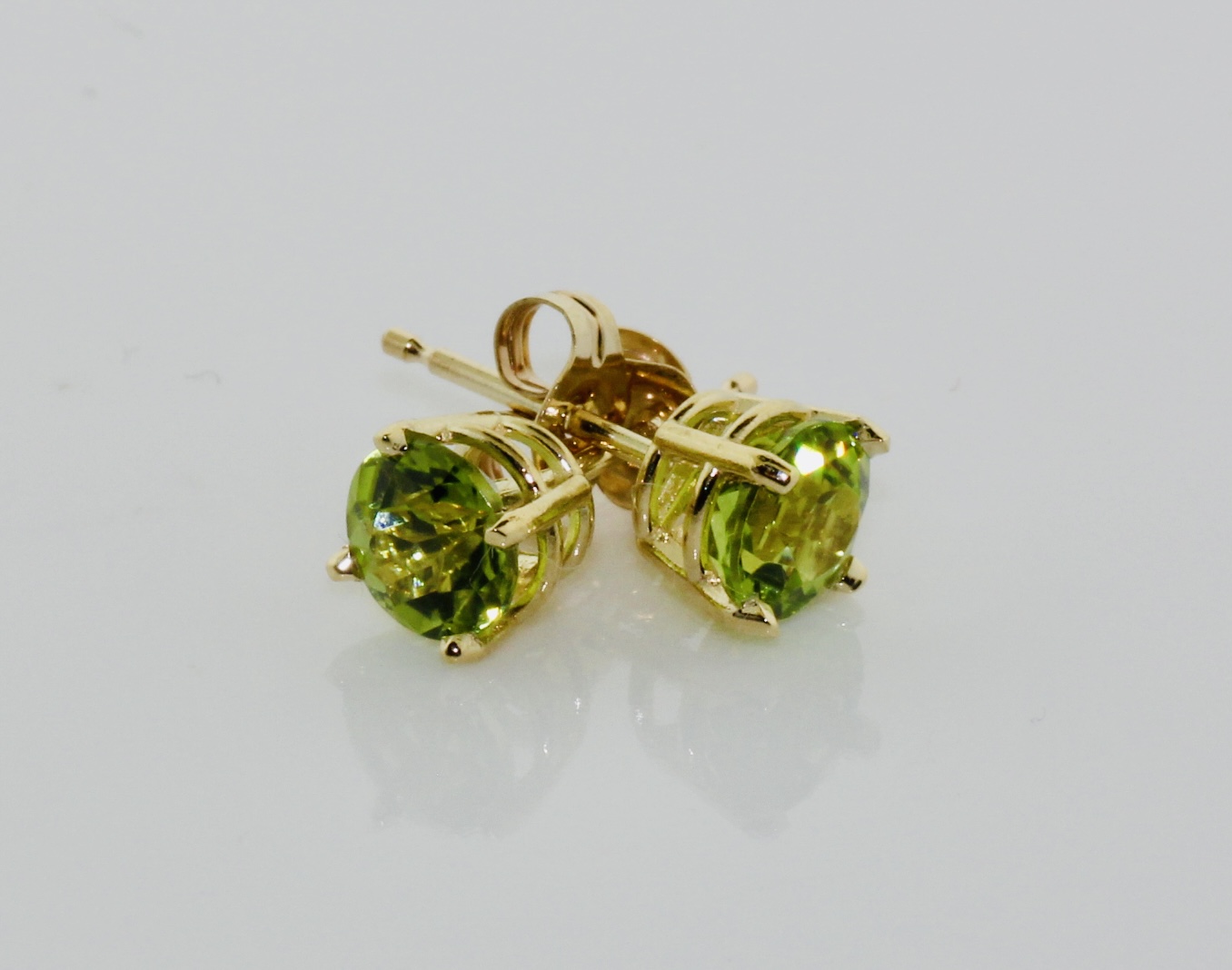 14K Yellow Gold Peridot Stud Earrings
