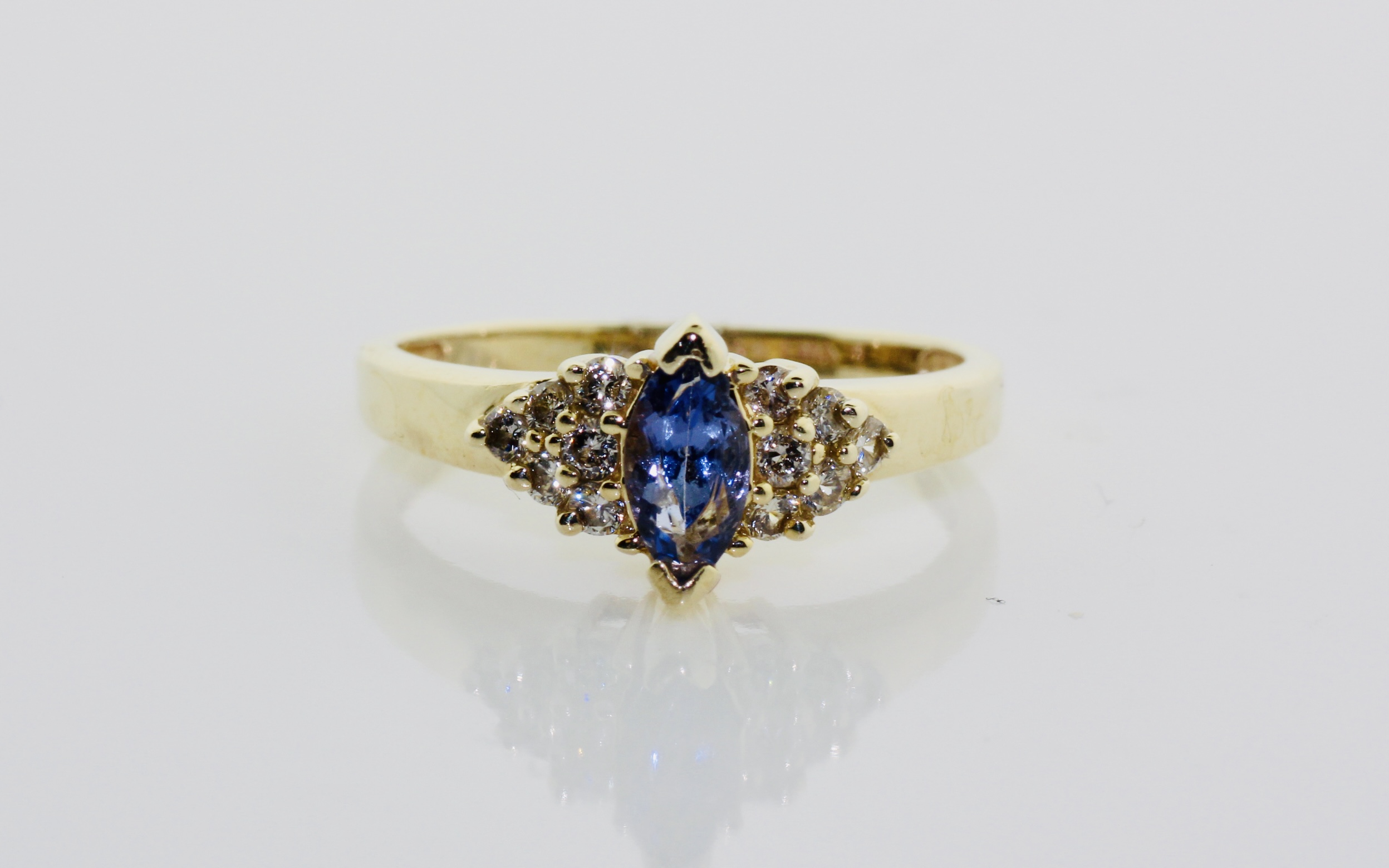 14K Yellow Gold Tanzanite (0.25ct) and Diamond (0.25ctw) Ring