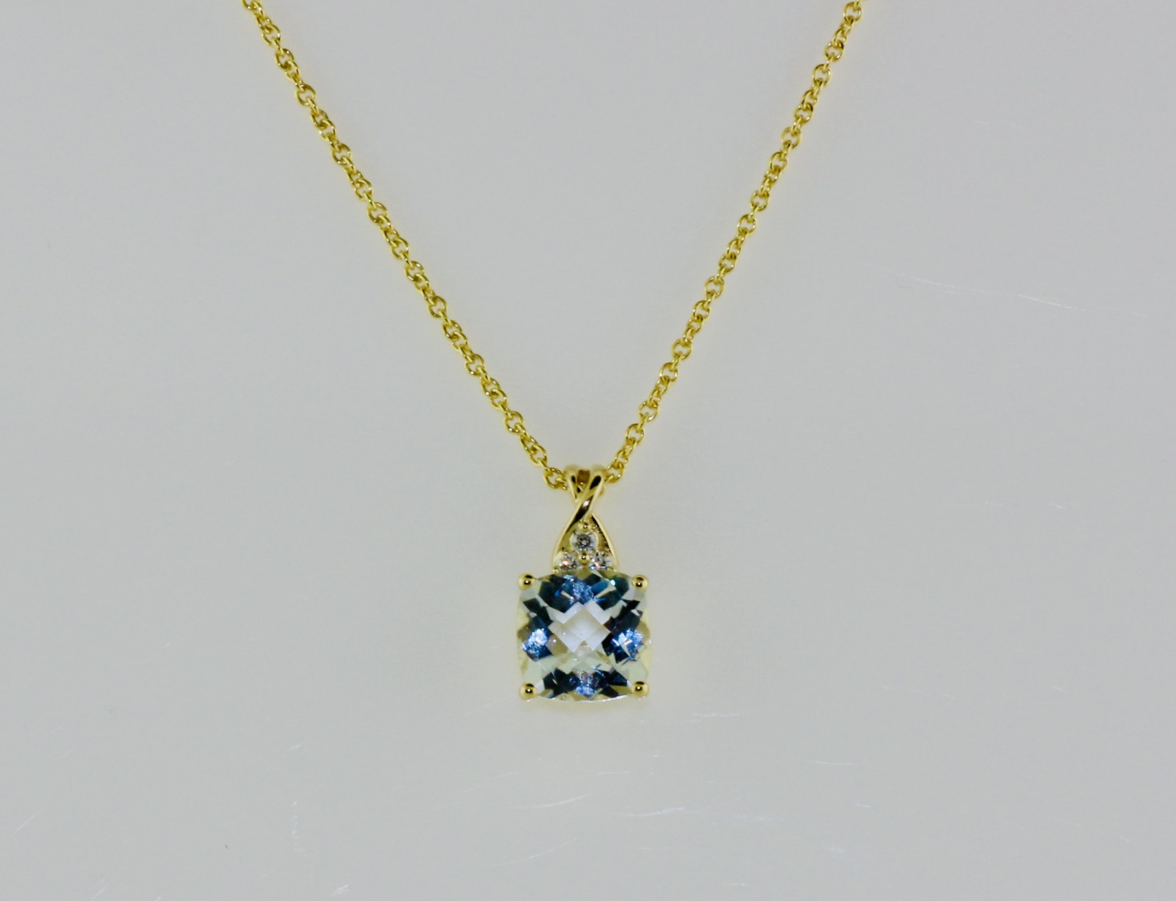 14K Yellow Gold Aquamarine Checkerboard Pendant with Diamond