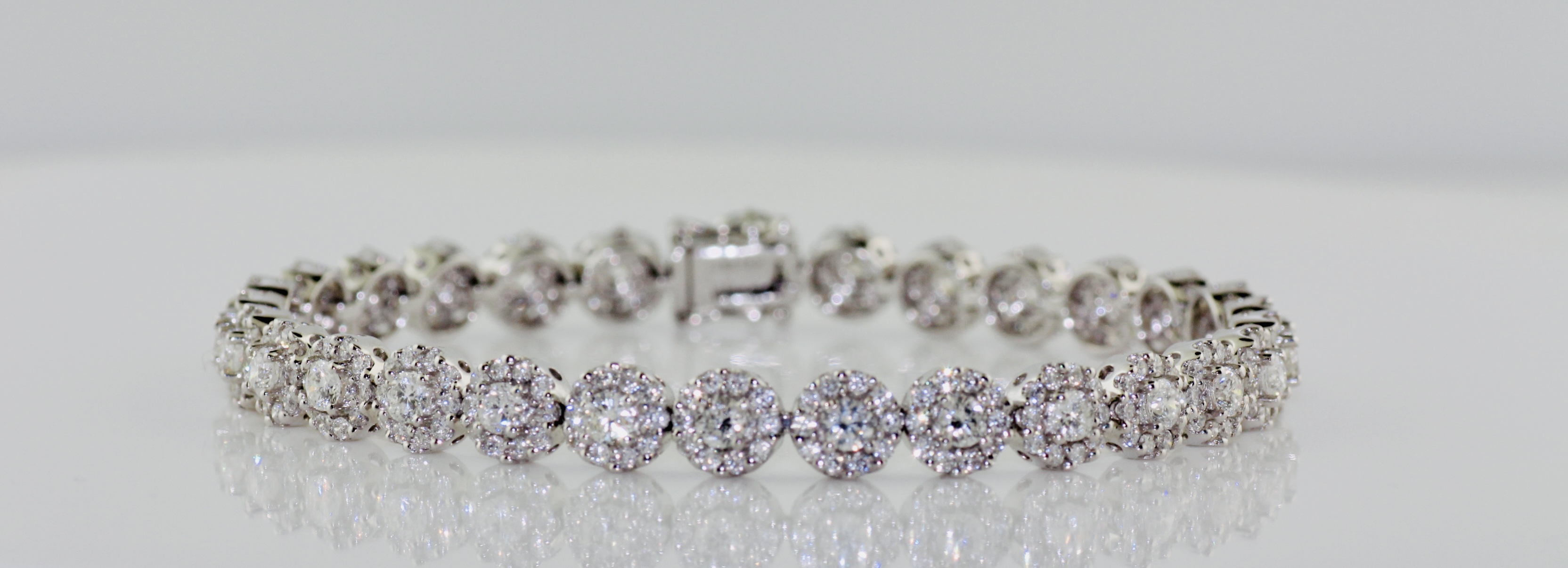 18K White Gold Diamond (5.20ctw) Tennis Bracelet