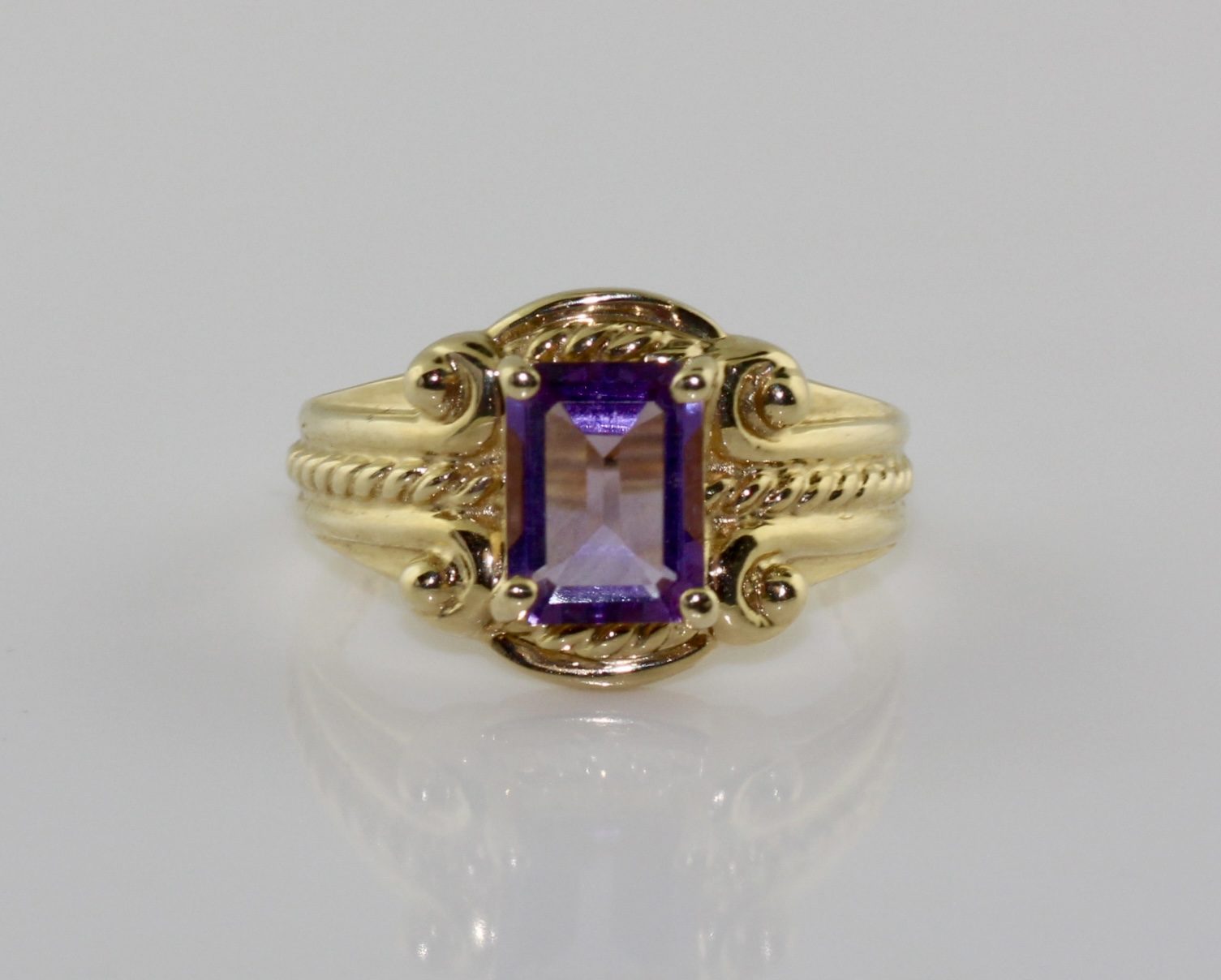 14K Yellow Gold Amethyst Ring with Antique Style Setting