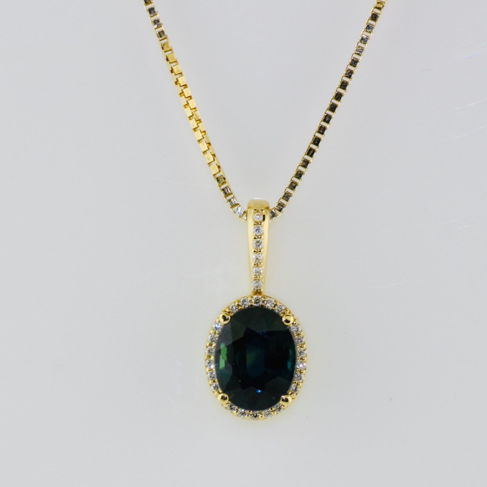 14K Yellow Gold Green Sapphire (3.00ctw) and Diamond (0.25ctw) Pendant