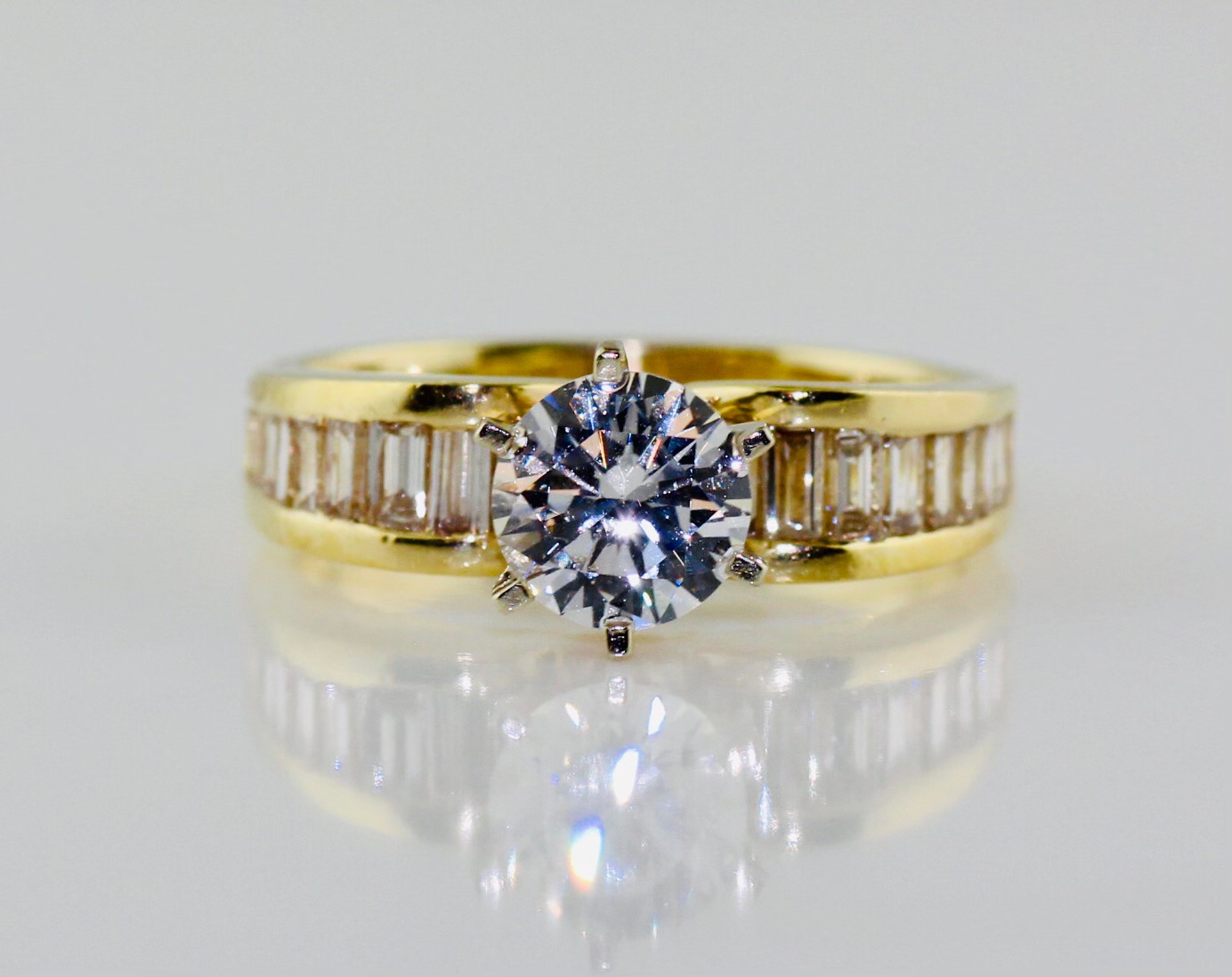 14K Yellow Gold 6 prong Baguette Diamond (0.75ctw, SI1, G) Setting (CZ Center)
