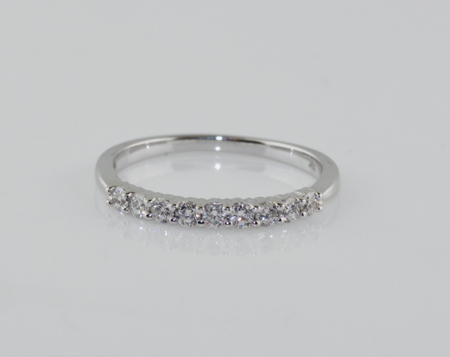 14K White Gold Diamond (0.33ctw) Wedding Band