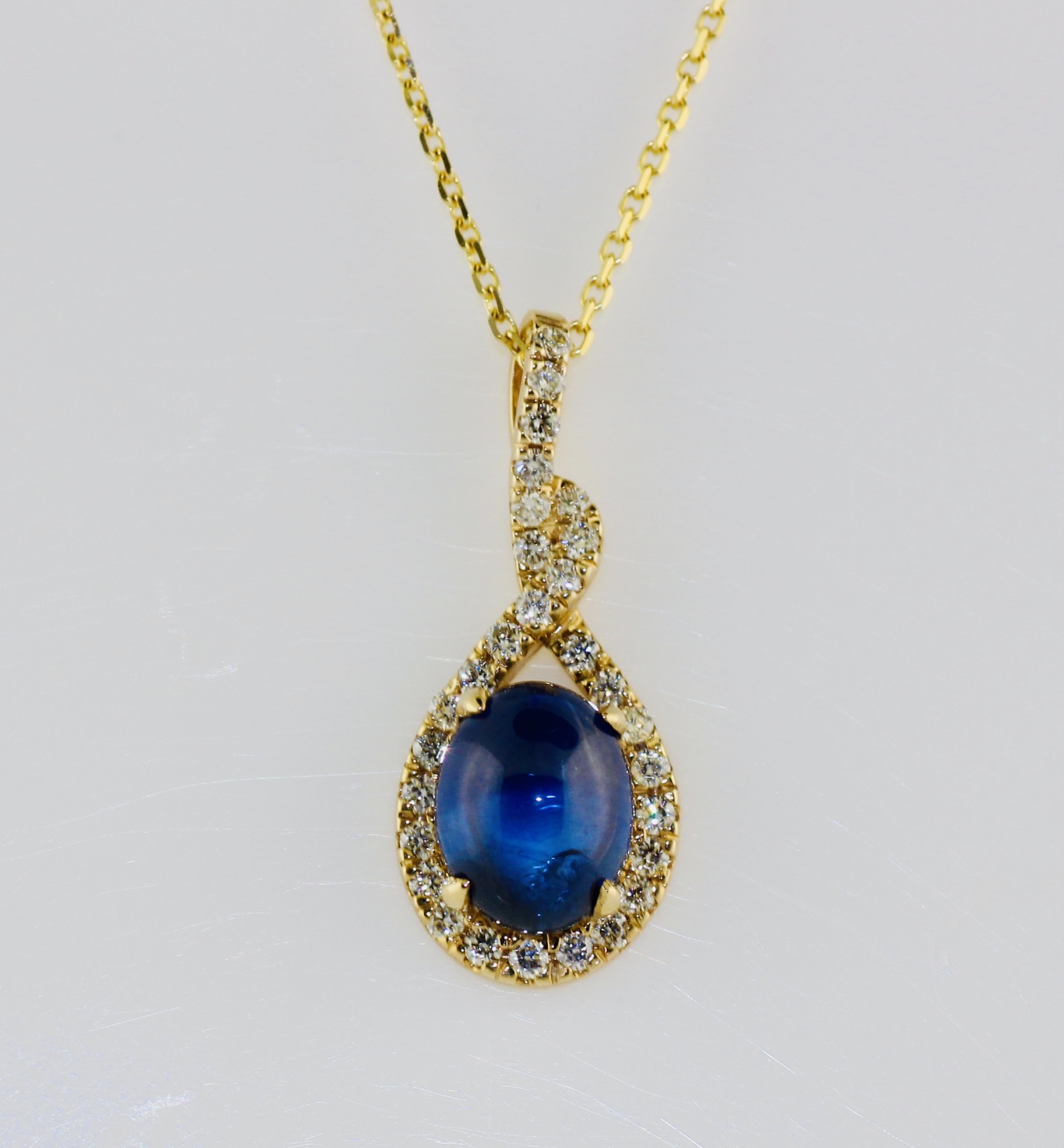 14K Yellow Gold Sapphire Cabochon and Diamond (SI1, G-H) Pendant