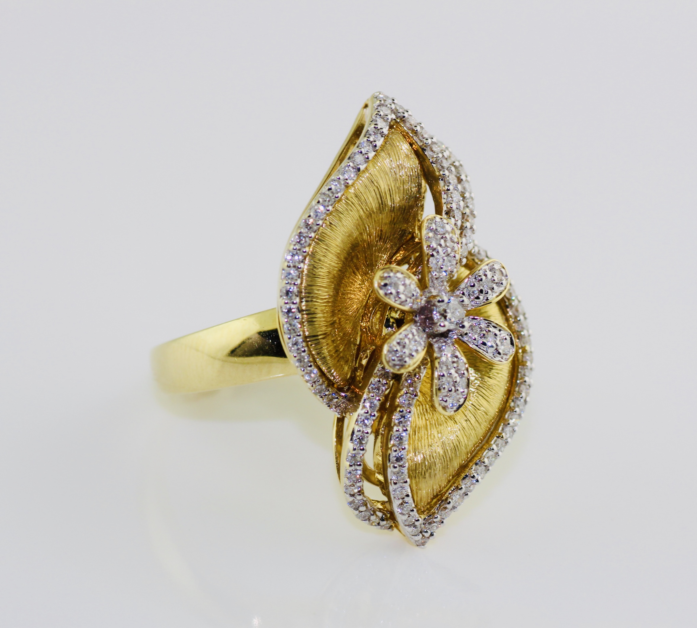 14K Yellow Gold Diamond (0.67ctw) Flower Swirl Ring