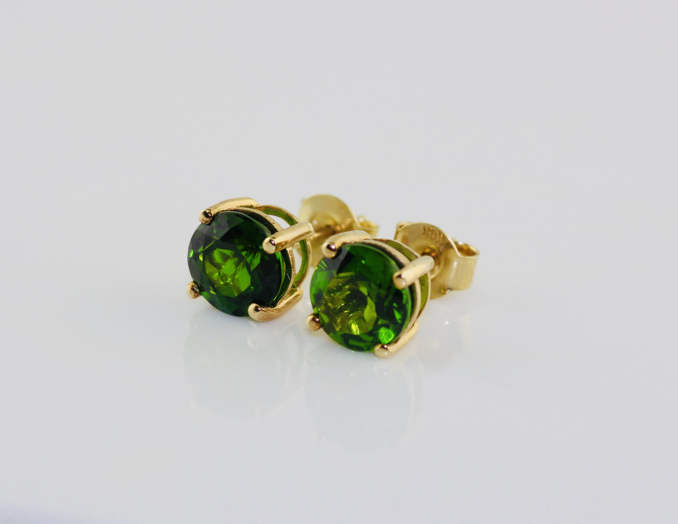10K Yellow Gold Chrome Diopside (3.15ctw) Stud Earrings